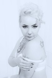 phinephoto-berlin-highkey-aktfotografie-sw