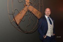 phinephoto-berlin-businessfotos-maennerportrait-businessportrait-5