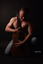 phinephoto-berlin-teilakt-gitarre-lowkey