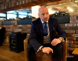 phinephoto-berlin-maennerportrait-businessportrait-10