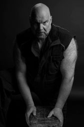 phinephoto-berlin-portrait-joerg-moukaddam-setcard-schauspieler